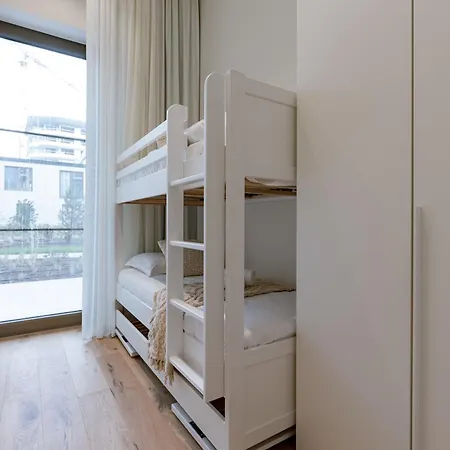 Apartment Huswell - Stunning Seafront With Modern Comforts And Dike Views Ostend