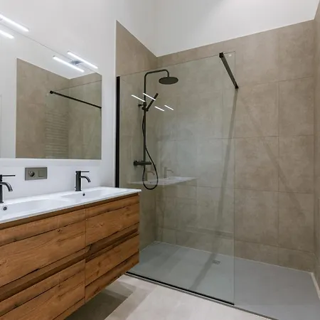 Huswell - Stunning Seafront With Modern Comforts And Dike Views Apartment Ostend