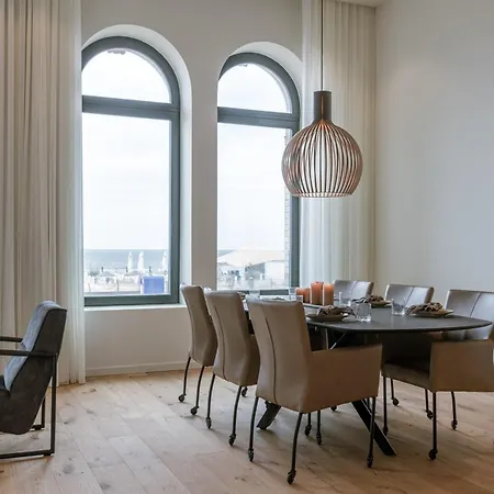 Apartment Huswell - Stunning Seafront With Modern Comforts And Dike Views