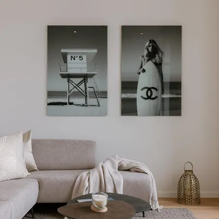 Apartment Huswell - Stunning Seafront With Modern Comforts And Dike Views